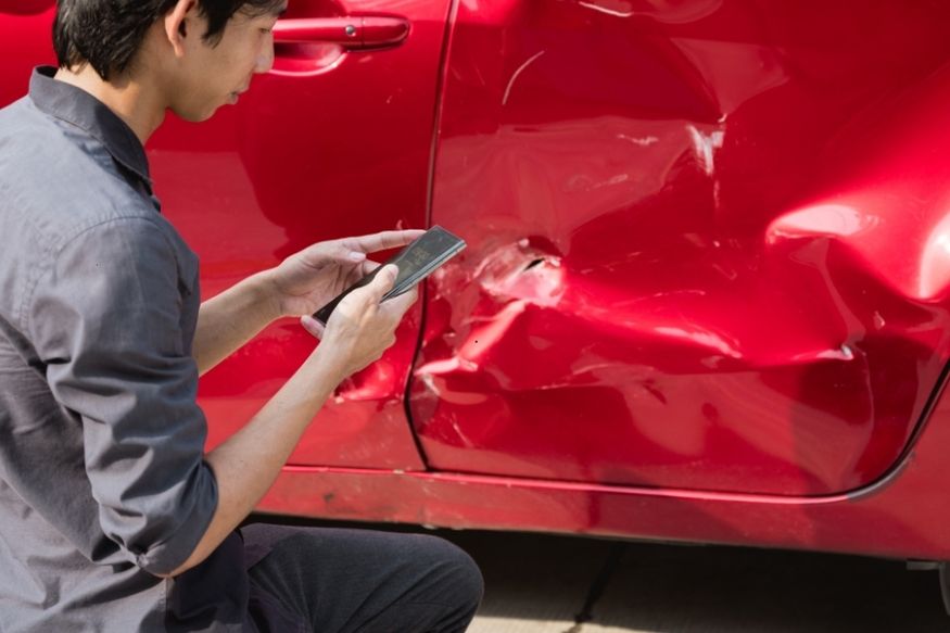 Injured driver reporting a car accident