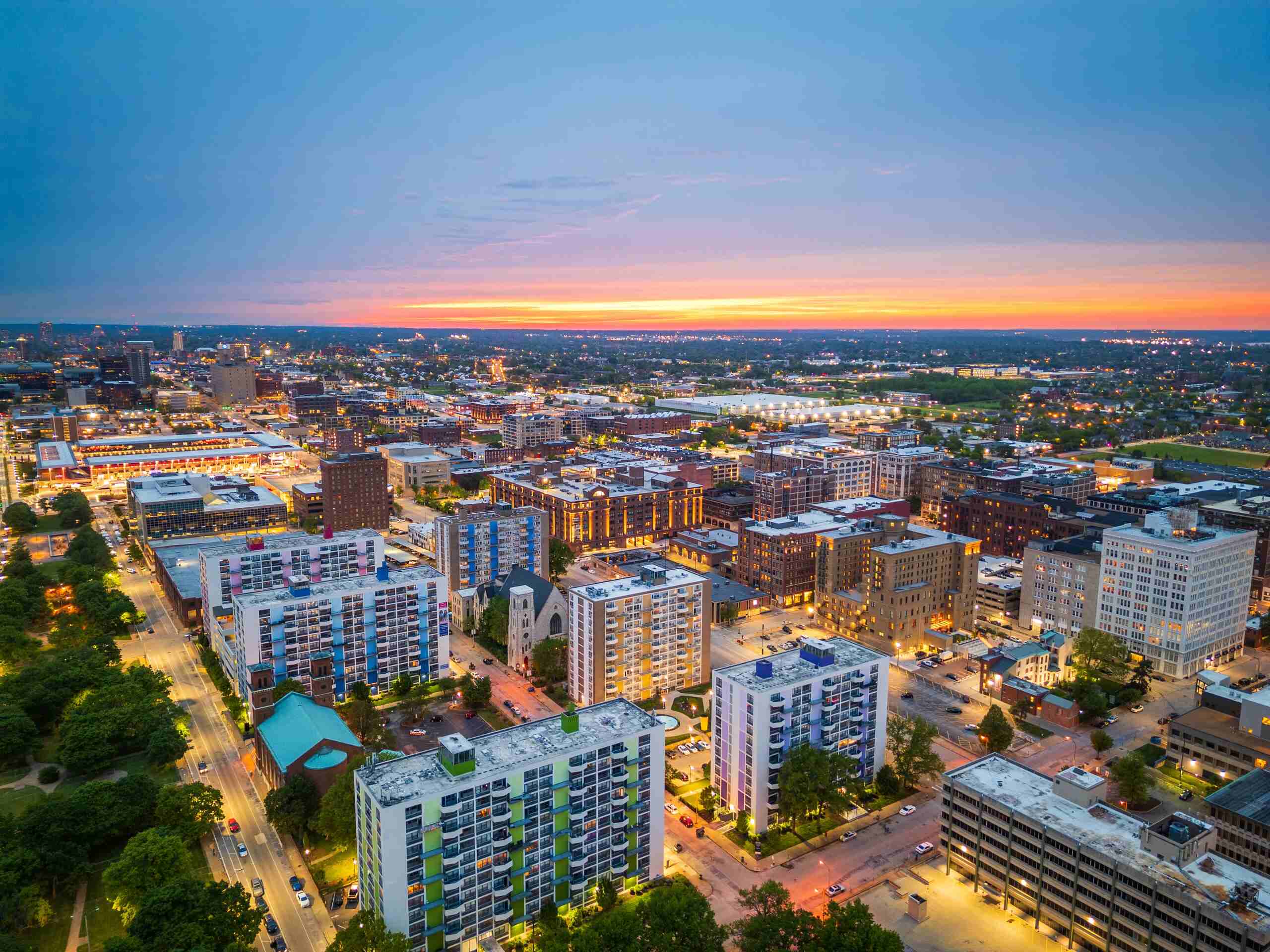 Aerial sunset view of St. Louis cityscape served by St. Louis Commercial Vehicle Accident Lawyers.